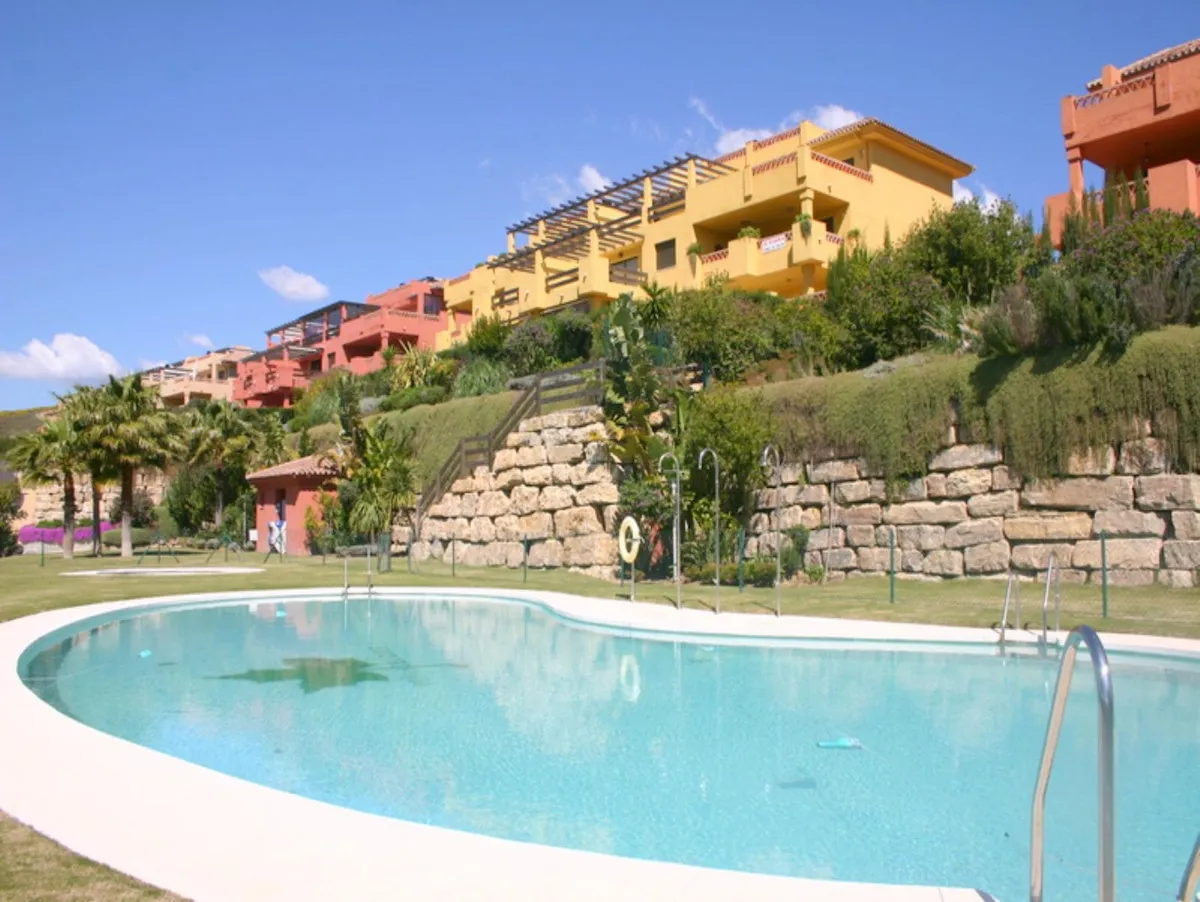 9b8d6aa6-008b-41f1-9a72-4373bb844d74