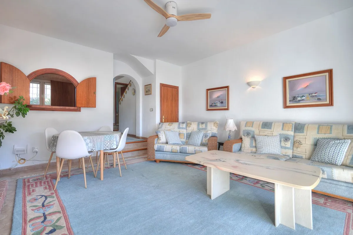 b8f47f2f-7058-438a-ba5a-0d67407d952a