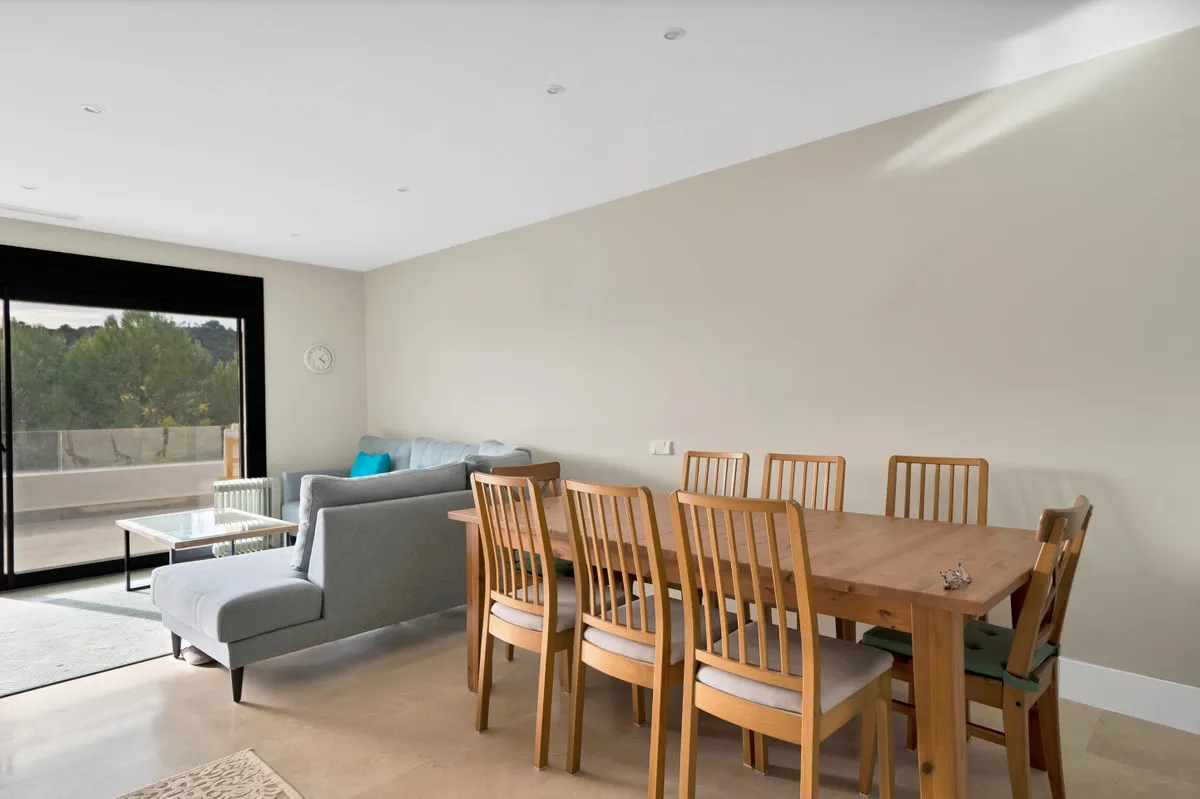 1e506910-d2a0-4bf2-8fcd-93cedda8b644