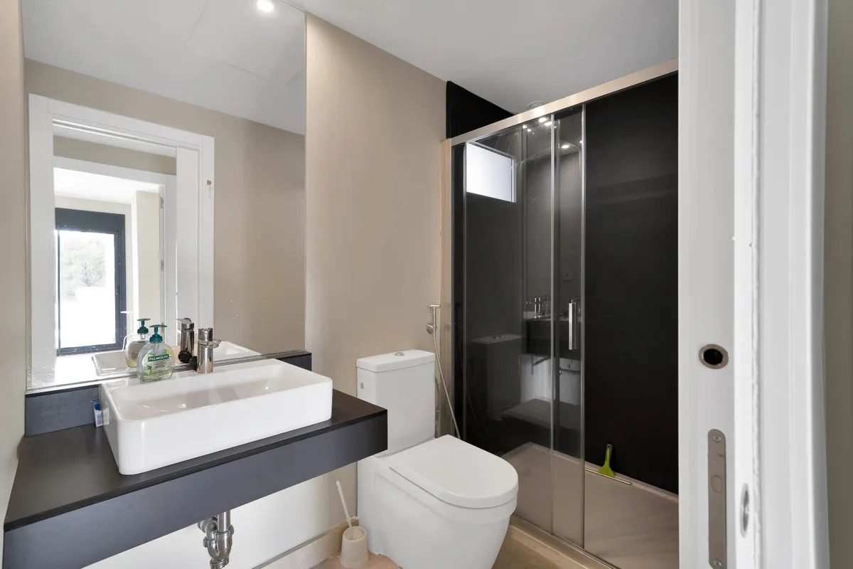 23273185-d1c2-43c7-9201-36e3347cc4c1