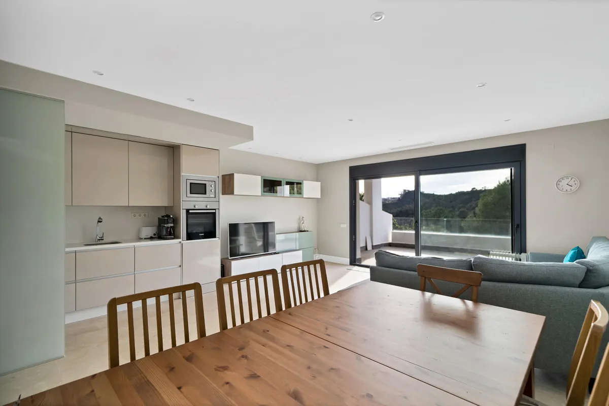 6429d885-50c3-469d-a273-0189d1cd8b76