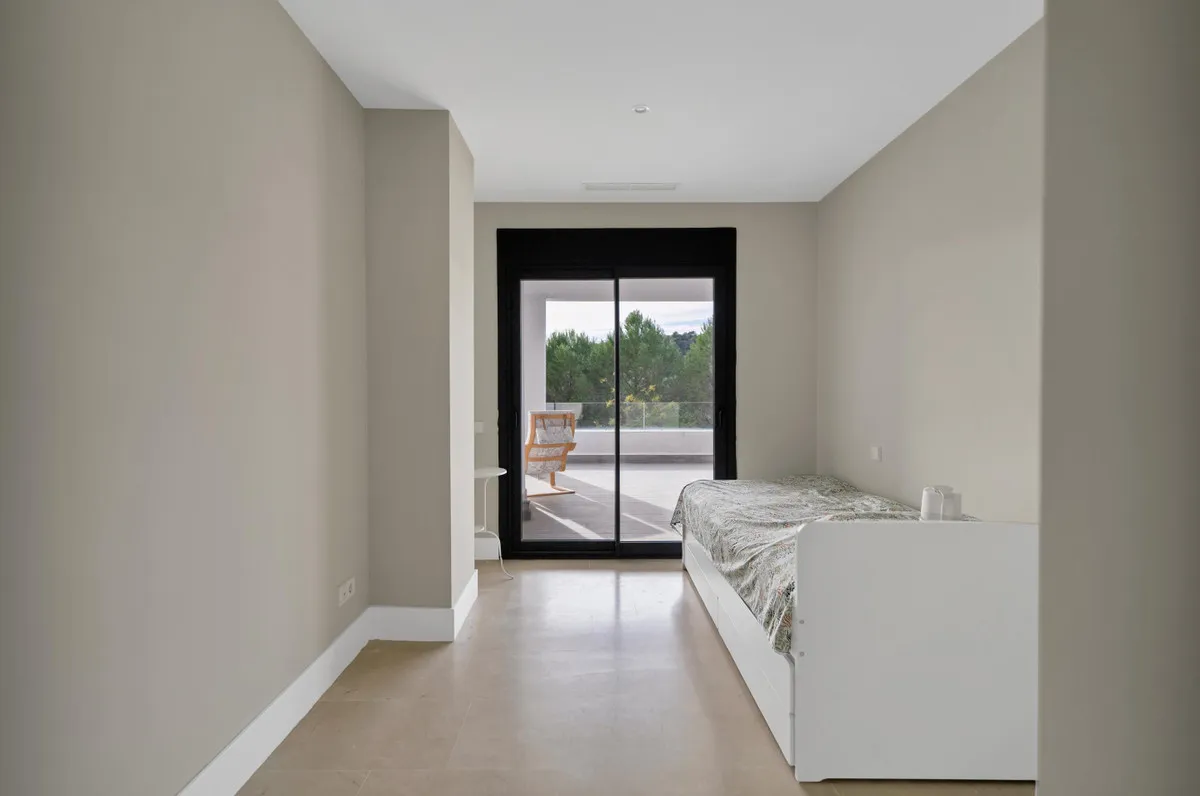 70ae5e73-35b5-4bcc-b58e-52cc9a0d384e