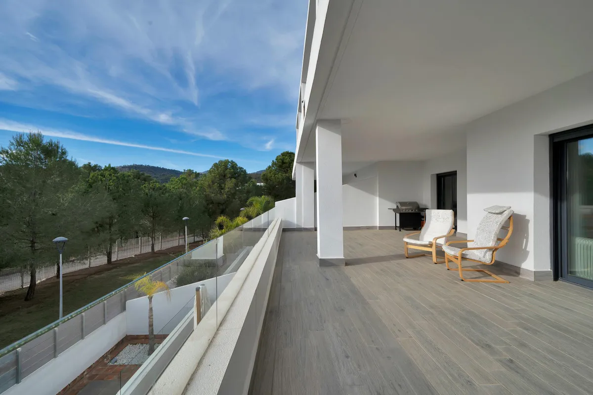 cd9150d0-b297-4b76-8056-d88c73603a9e