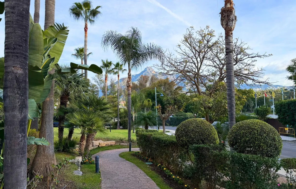 b9fd13bc-84e1-4e39-b2e9-c48df4d43b90