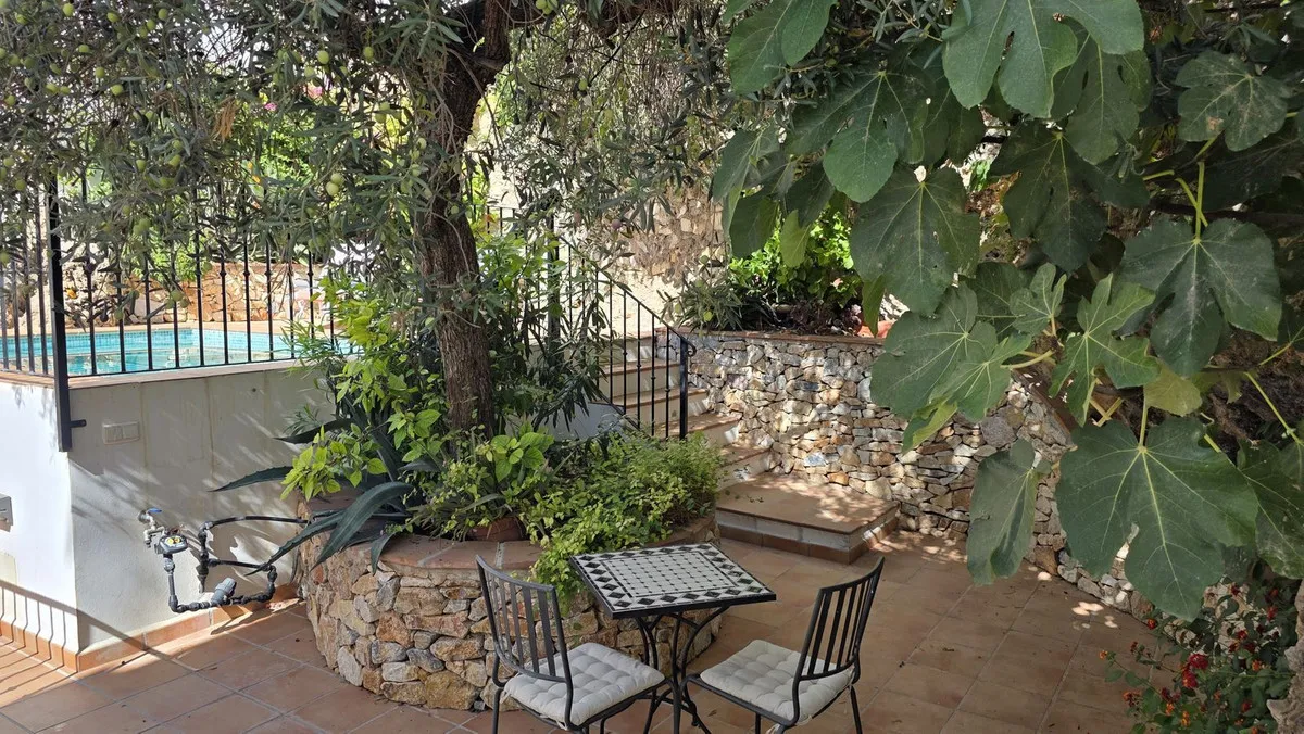 4eff0bd6-1279-4f9c-8dca-23d990a8c0b8