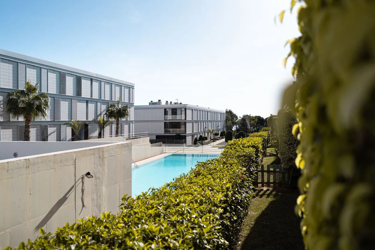 bf7c000f-f721-4977-871b-5d2122193d45