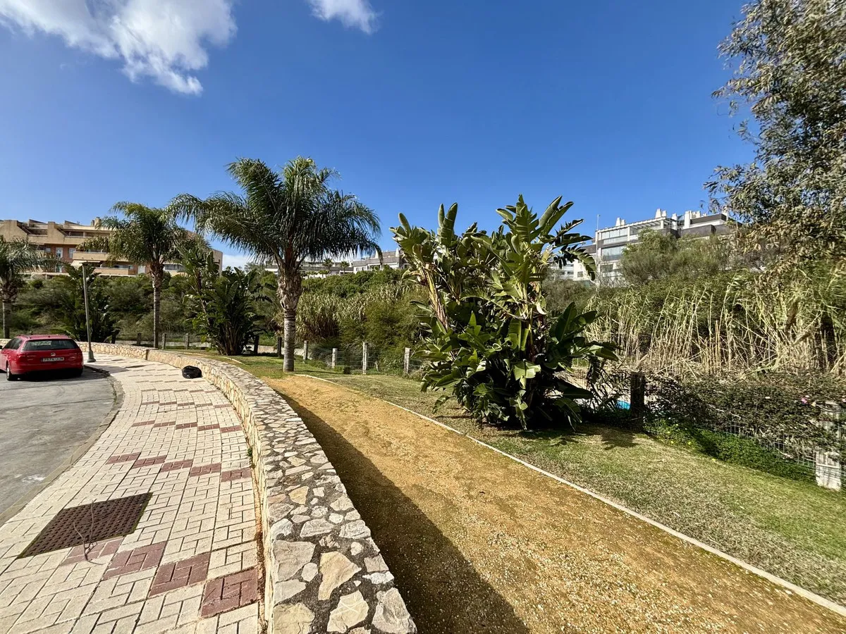 28992956-dff7-48f7-afde-ed299dbb4d82