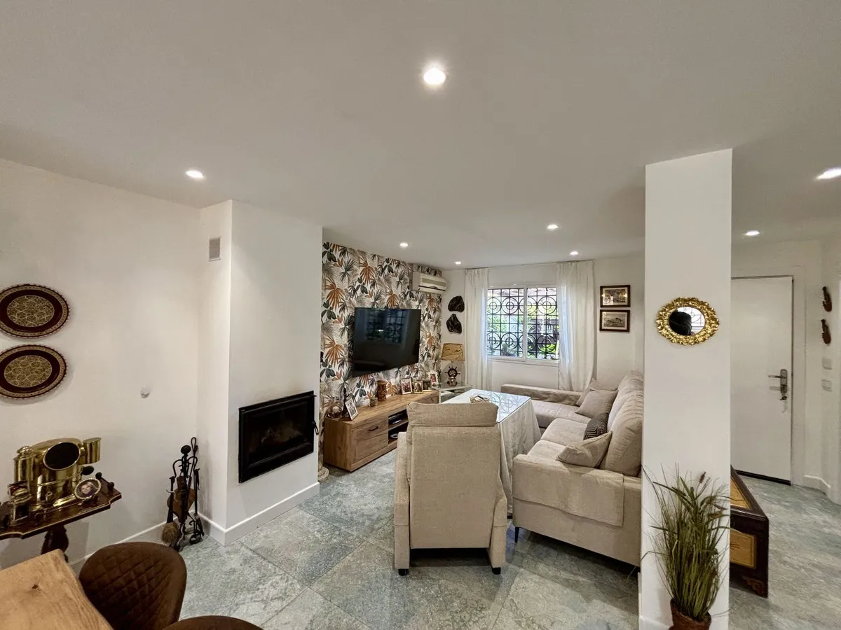 c2410274-d827-422c-bac4-a4f10afeaf73