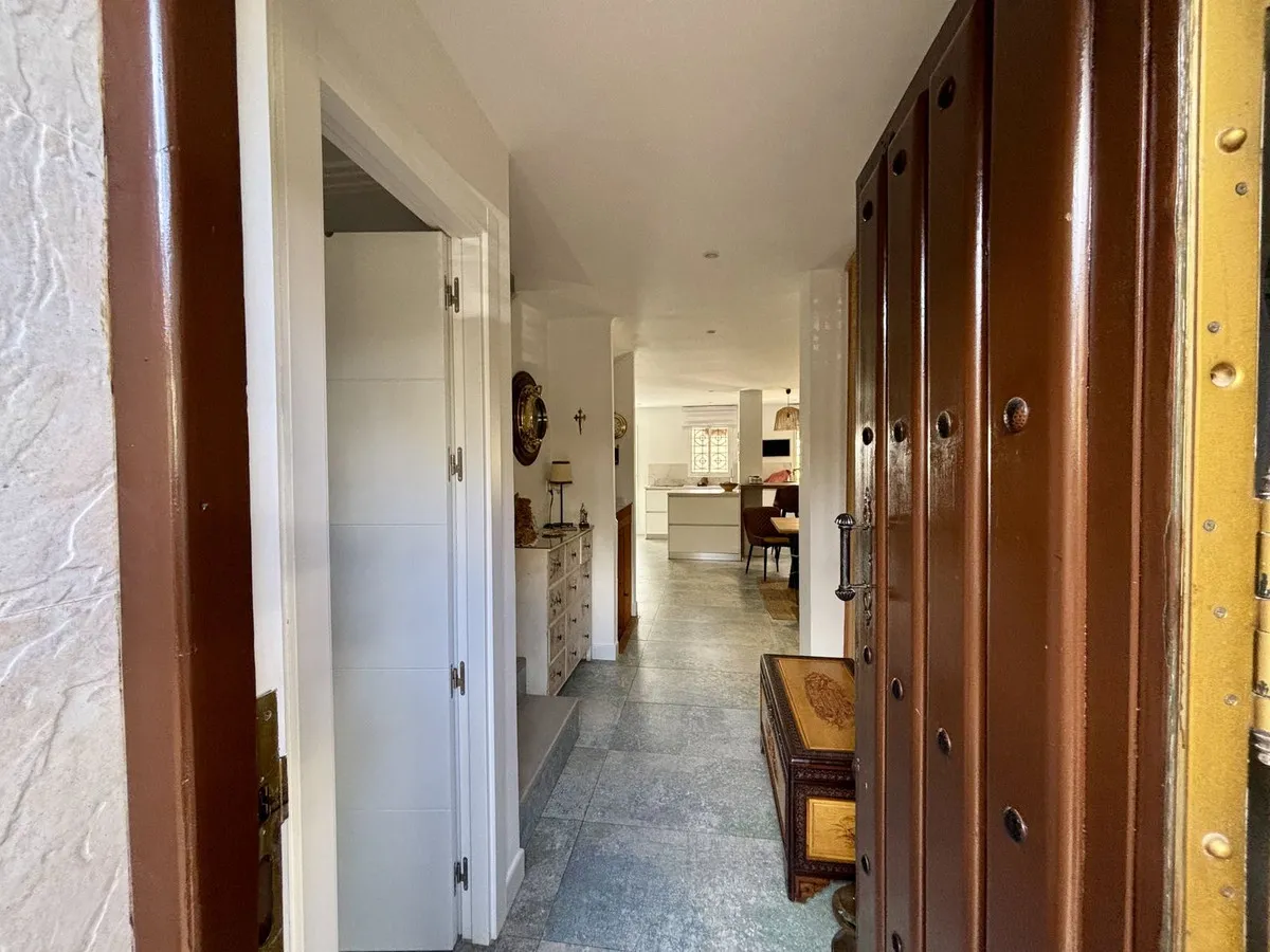 dbc9b9d4-1ba2-4ca2-9abe-399d391e28b7