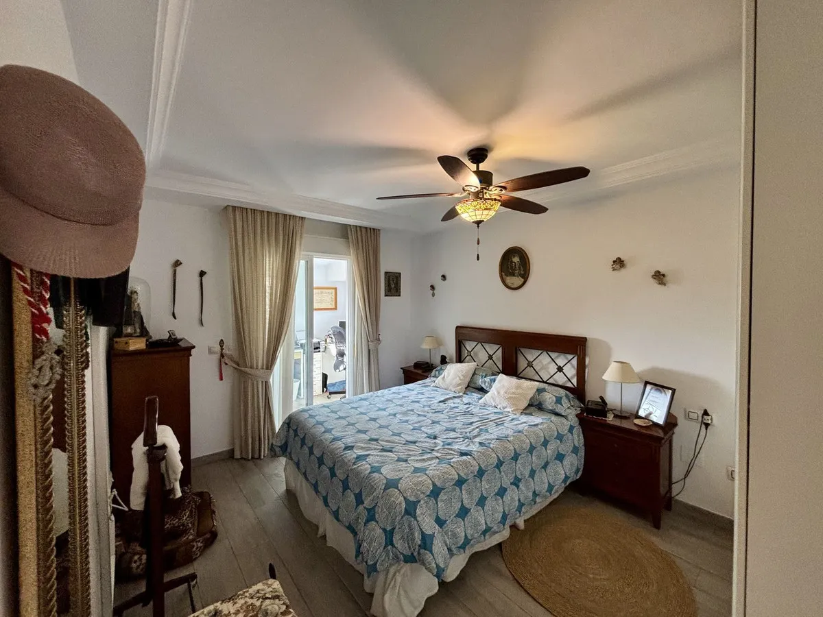 eb860070-353f-40c6-b9e7-7719d2eb7dd5