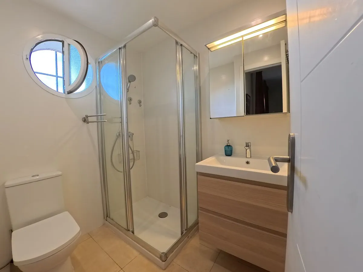 1d5280b6-019c-43ce-aff8-83ac79e986df