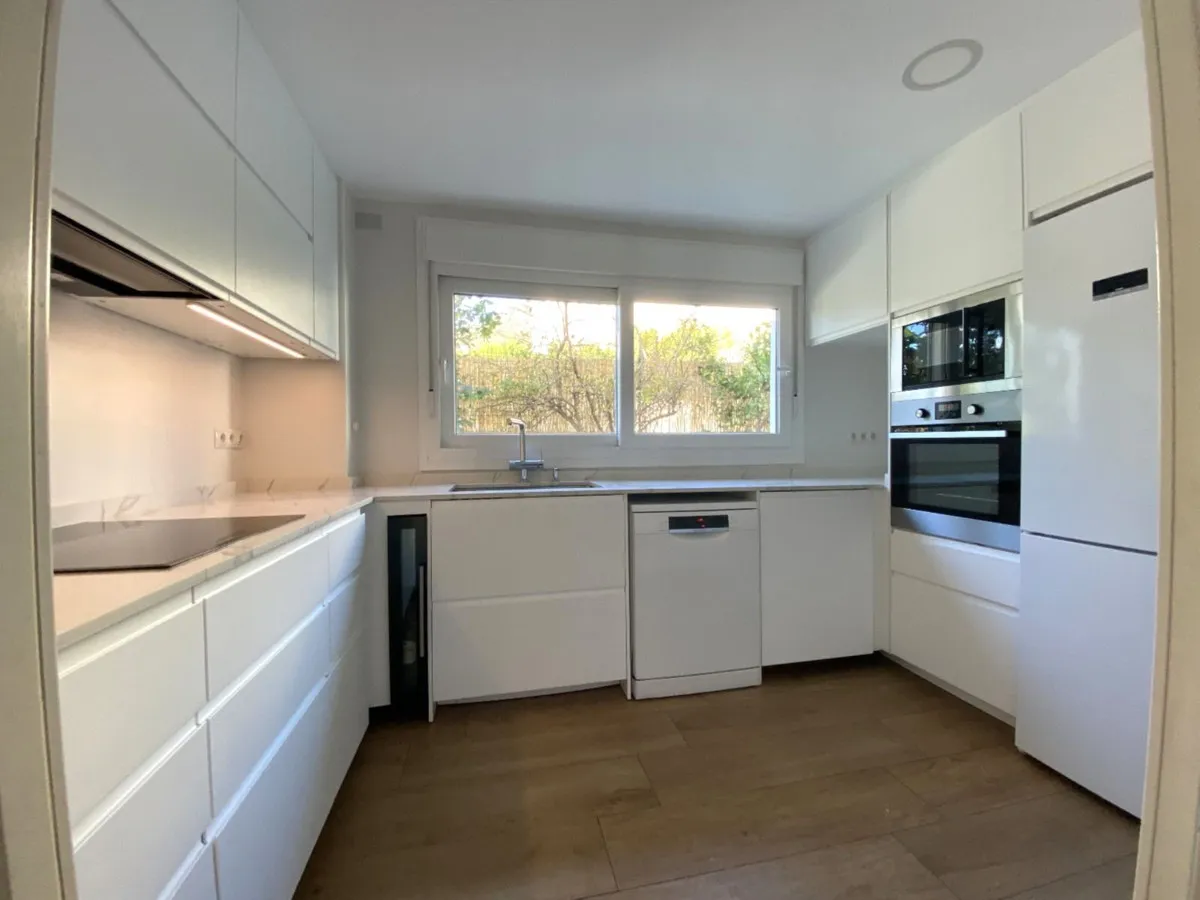 73cb445c-7cbb-432b-b8f6-b15a3346e8a7