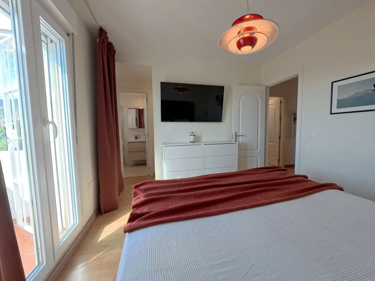 d96f53b9-556d-4a0b-9c23-39ba1afac5bd