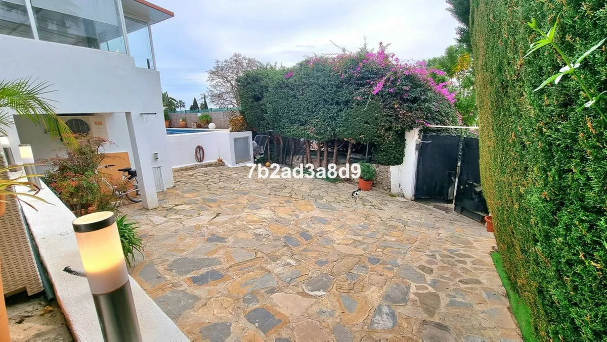 f21b3e1a-a7f6-449b-8759-b9fa2fd74d9e