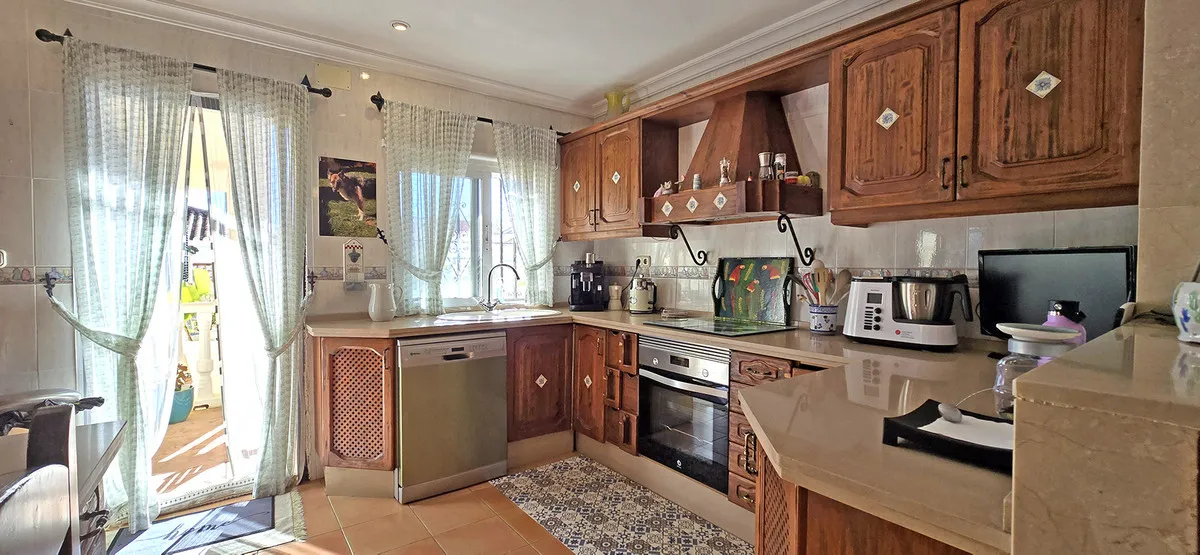 a4d96dda-2908-43b8-b1d5-7509b6408044