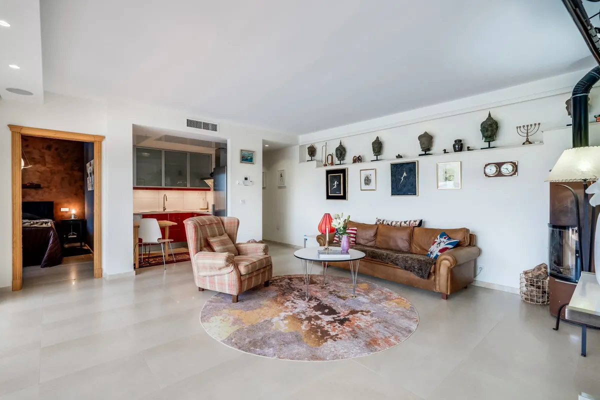 07c1dd1c-4450-42ea-b708-92d30ad1f00e