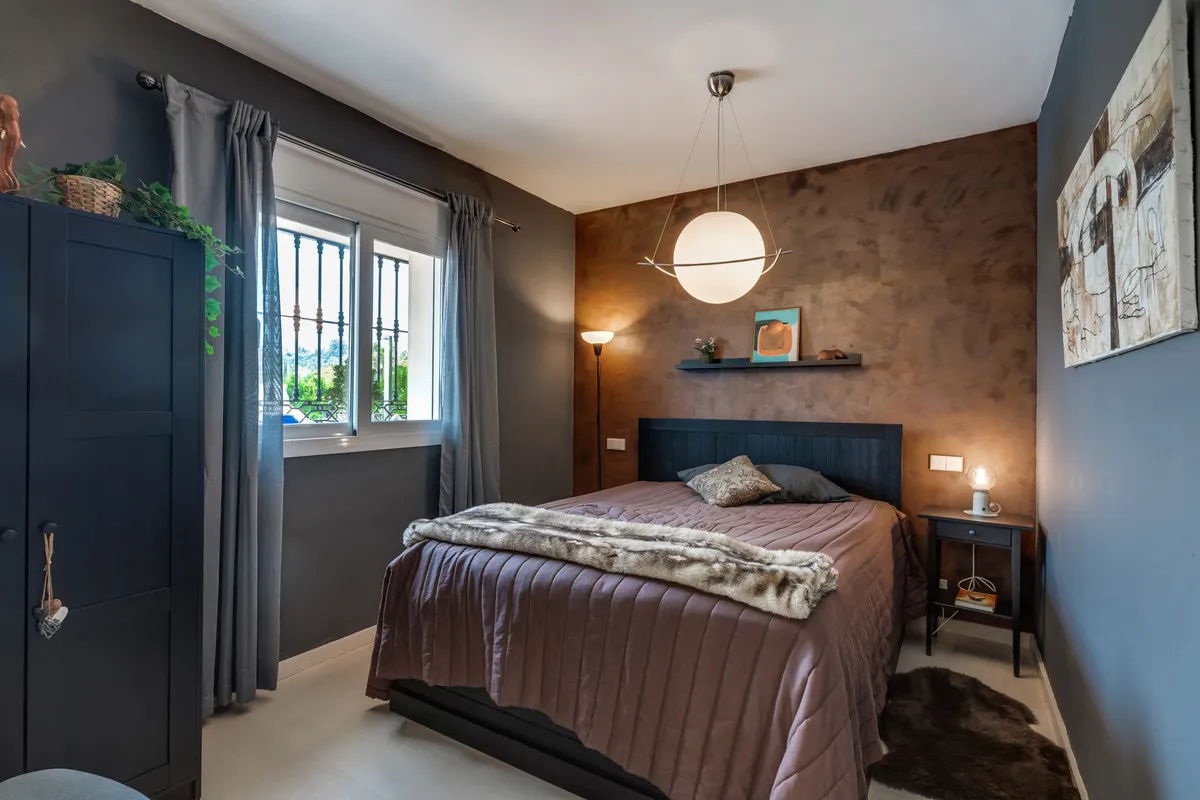 2056f56a-f9c9-40ab-8746-b8af8c6d90ad