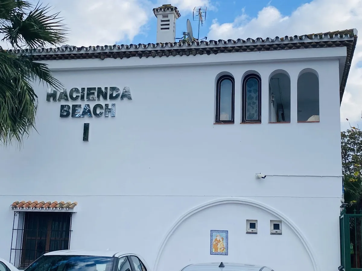 f9cbcdf7-dc19-4fe6-8d35-f33719d36052