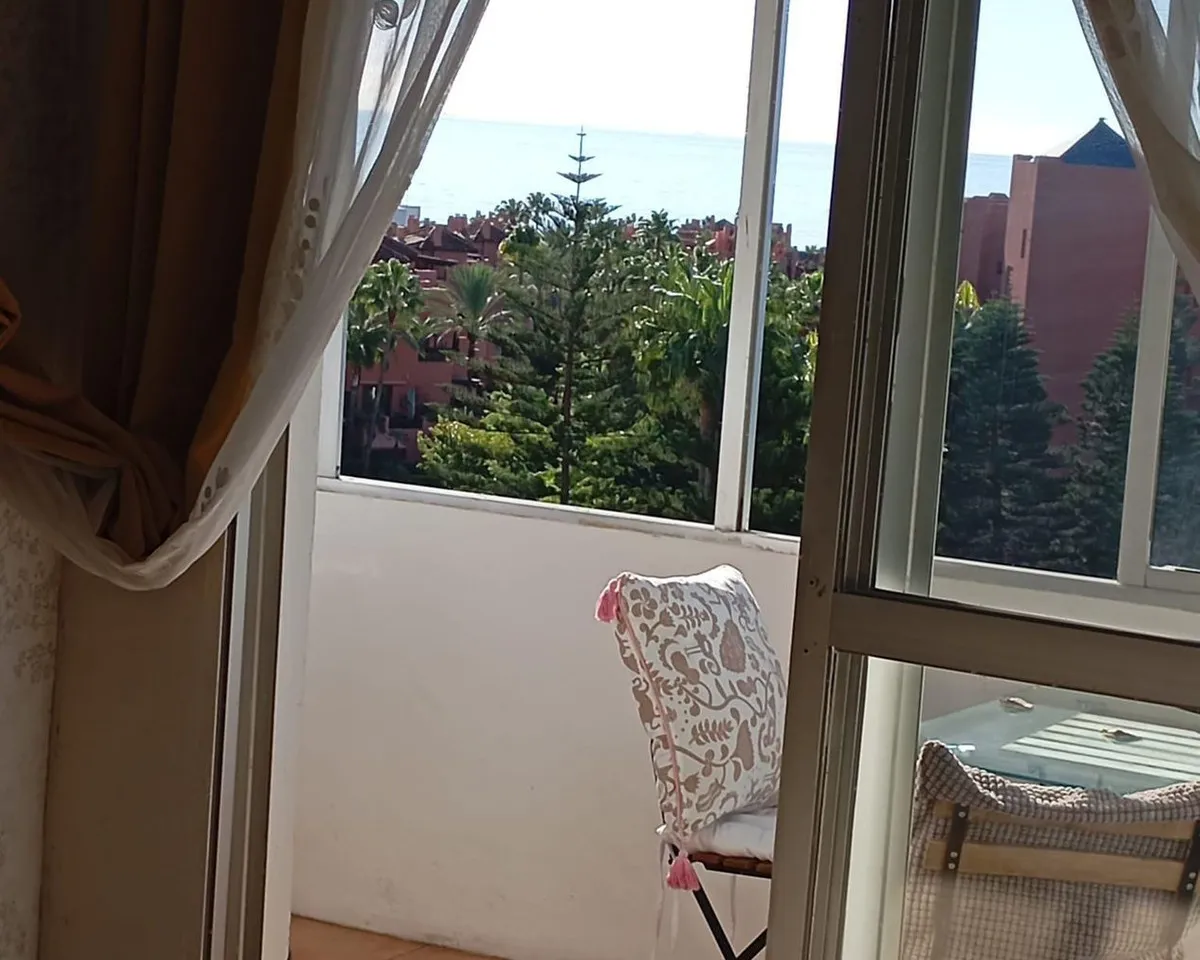 9afefa05-b3d8-455a-8dab-eee6dd866d8a