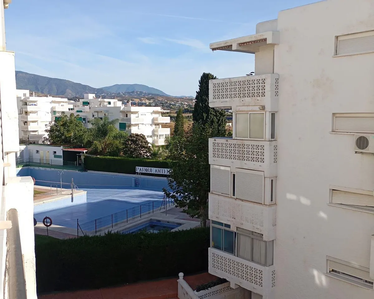 f5a01b3a-26e0-4640-aa51-965013a3db4d