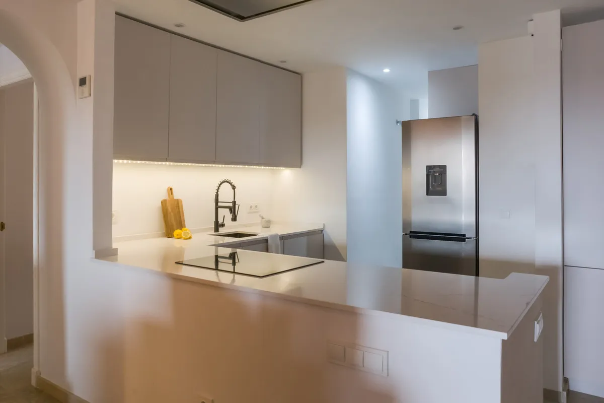 77583436-e466-4c2a-88c7-fbc34d81b6e5