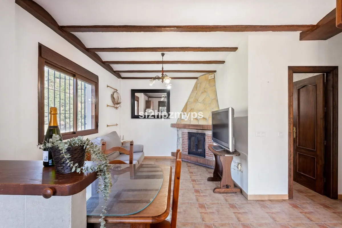 f0264fb1-e2ed-416d-b063-5d2c96903779