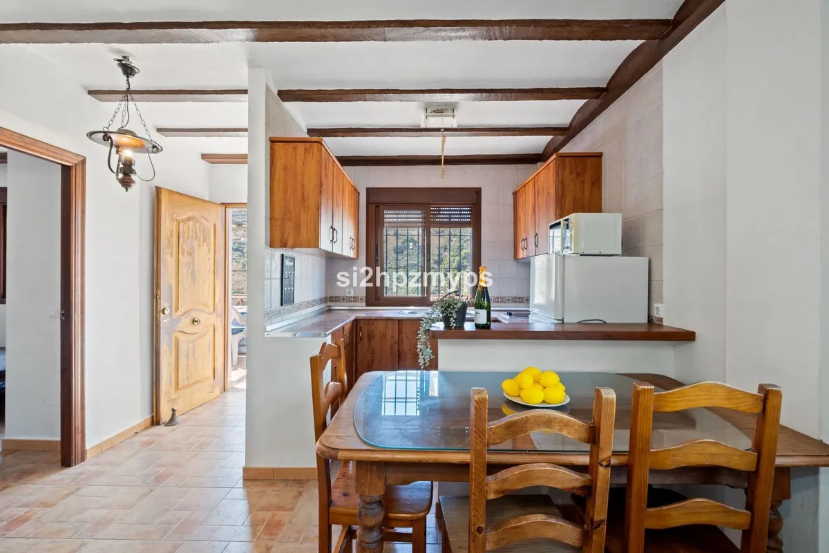 fc053dc4-eb49-42b5-aa6c-86c1f2b63433