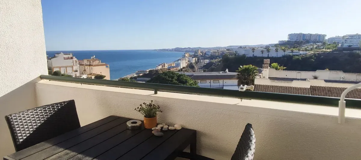Sea Breeze Apartment: Beachside Living with Investor Appeal