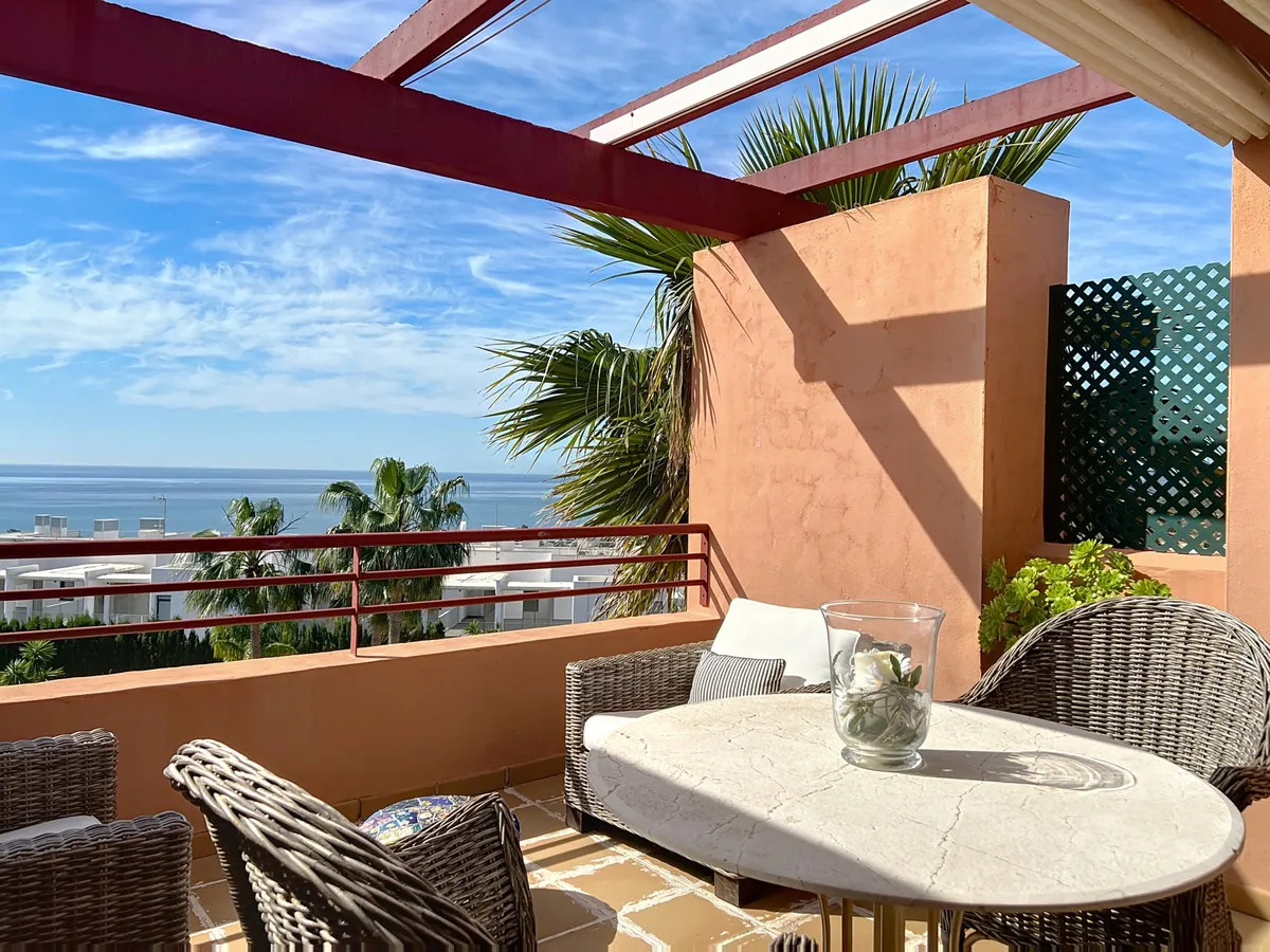 Penthouse with Unmatched Coastal Views in Bahía de las Rocas