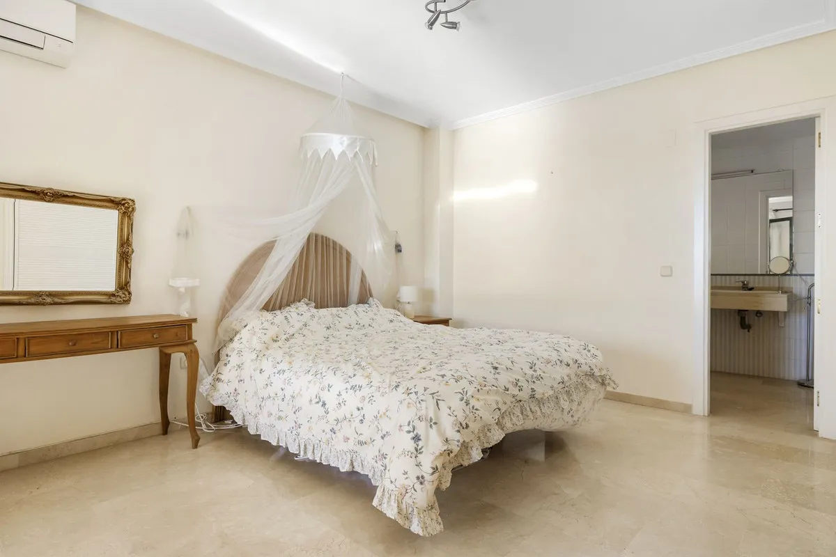 e4a7fee7-41d9-42b5-8db9-029892ba9aa2