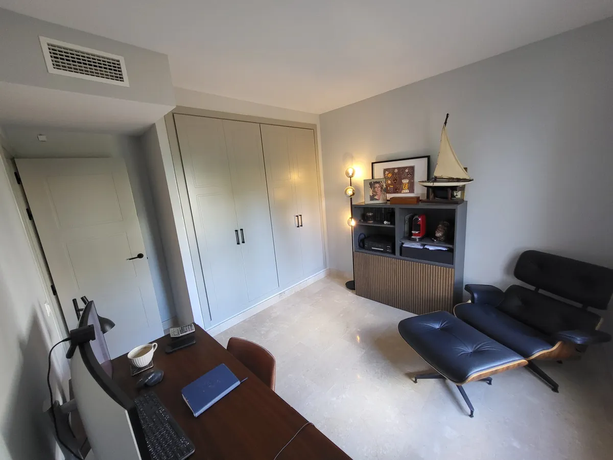 42eae525-7be2-43a3-bd54-707e7d2b29a9