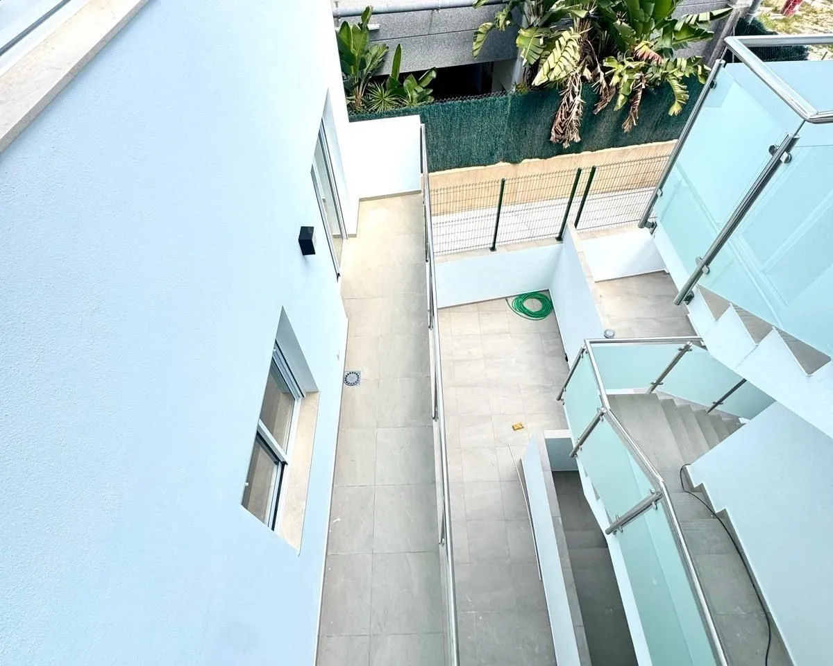 86c7ca49-a44b-41a9-86b1-c63bb2c2d195