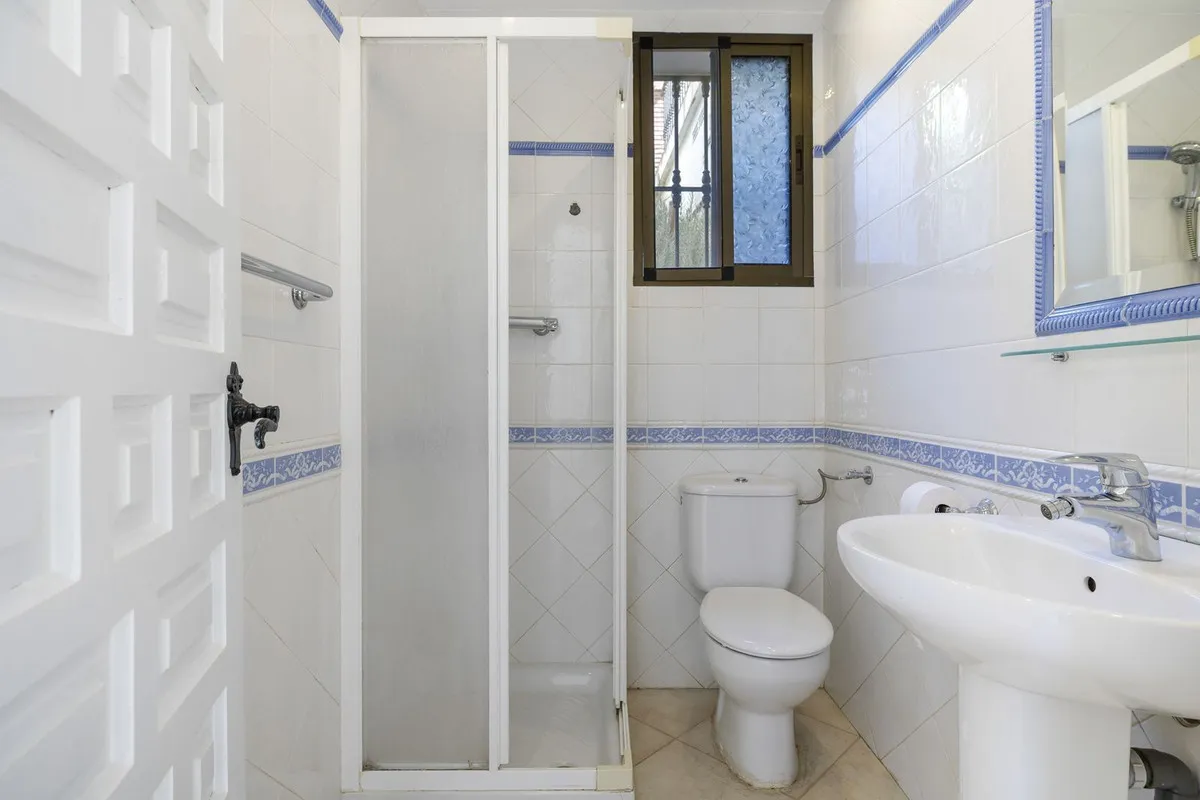 033988e6-6676-40a9-a4c2-b442c02194c5