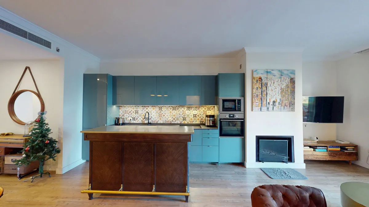 f18f92c0-bd29-4cda-ba1c-a38503d90c98