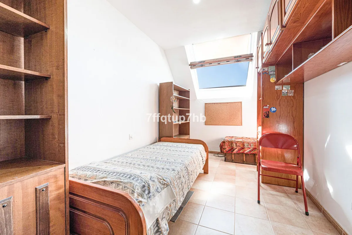 2b0ea2ff-a89f-436e-860e-a2bb844b722f