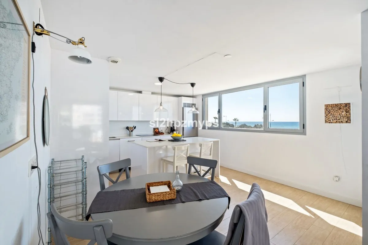 80c728ff-4235-489c-bd33-3dd6a60965cb