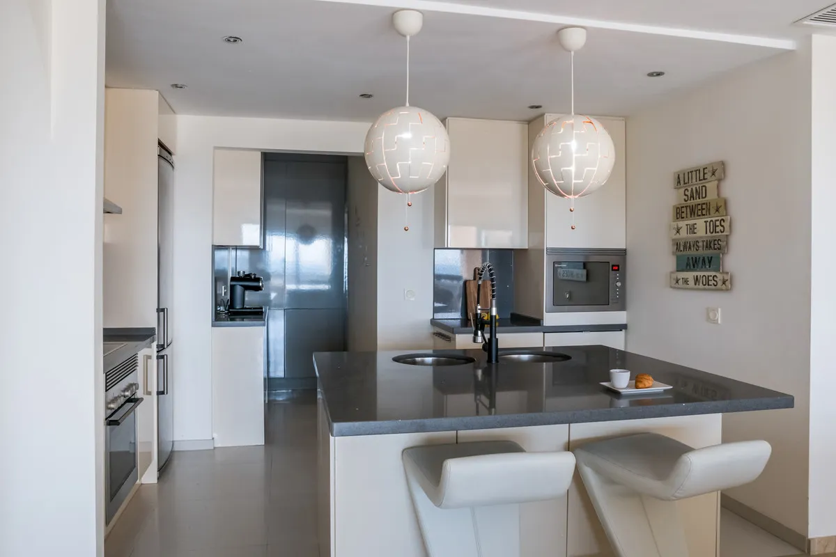 0a95f1fb-8c4c-4e12-8bae-36a7460e6a2d