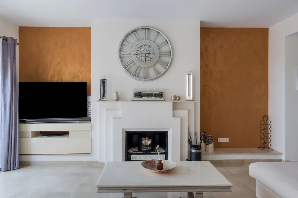 31f3aab8-8e8d-4eab-b0b1-cb51c49b4973