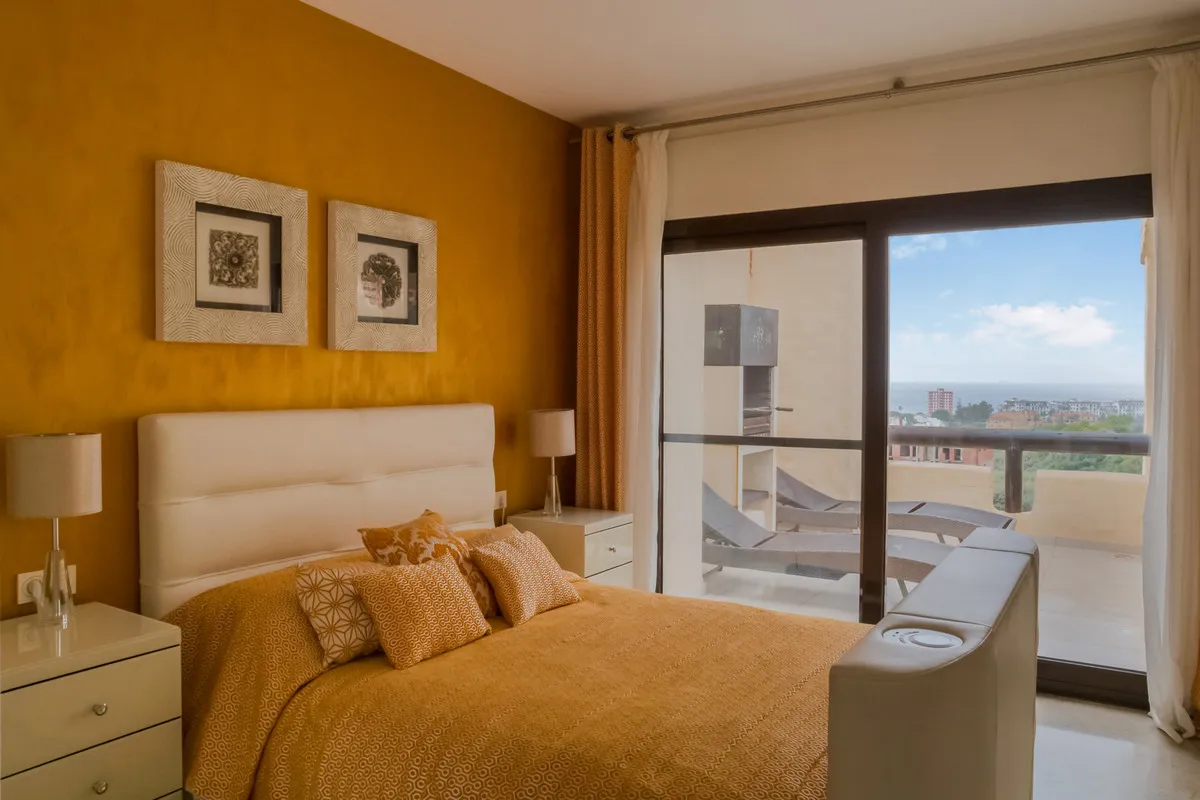 3afdc48a-683d-4e22-8e6d-3cf8635e2fca