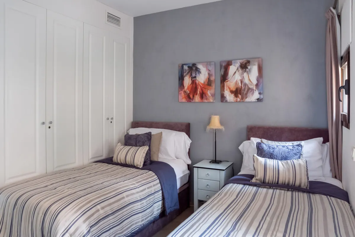 631b23ee-d9ff-477d-aa26-ba2ff405f37b