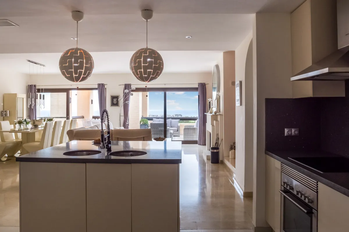 65d10c7f-a4ac-48f8-ba9d-6bf5064c9a6f