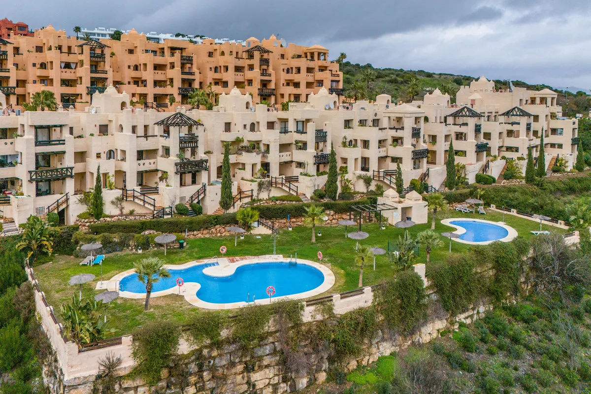 6c0e1261-8774-48f9-ad43-444d7986c158