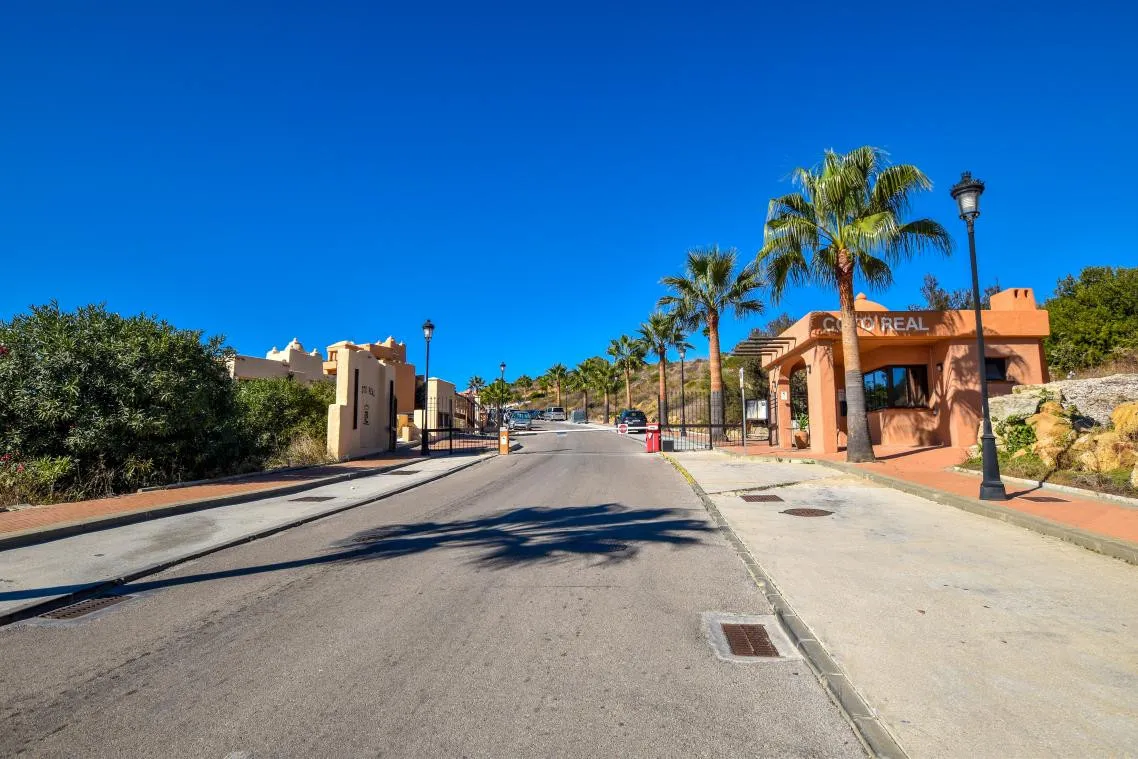 a1352b88-ba3c-4263-bf65-ef6ec64db73e