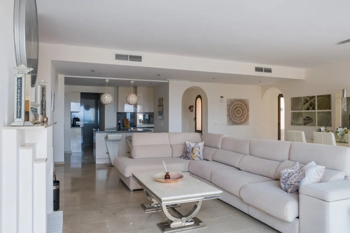 bf358843-1a64-4a71-902c-545cdf3c1fce