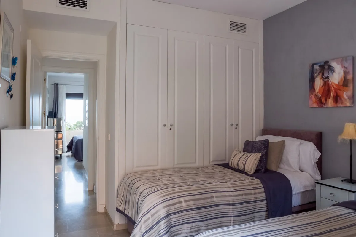 d649781b-07c4-494e-a8f8-d8bbf9257d39