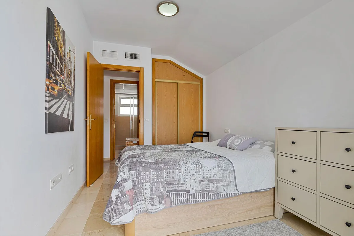 1f8a2fc2-56ee-47a4-8ae6-77bb404d931c