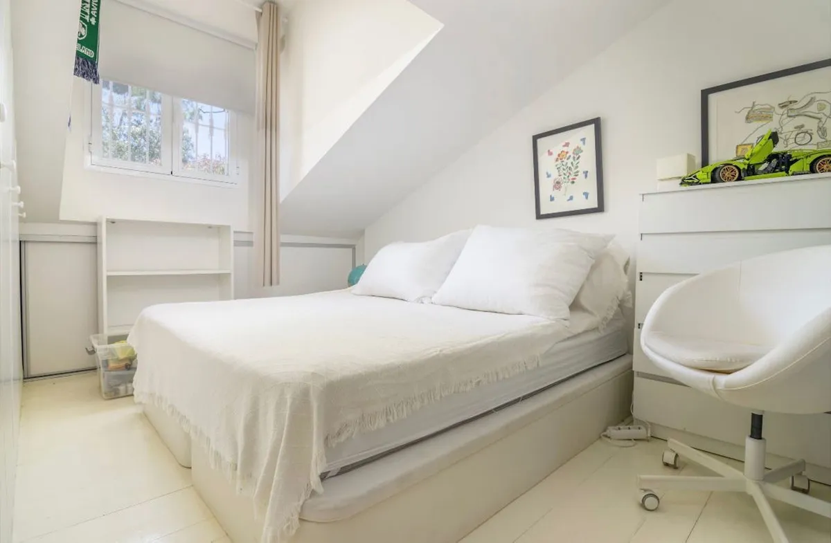 6c1d0259-df75-4bd8-87d6-3d3528327470