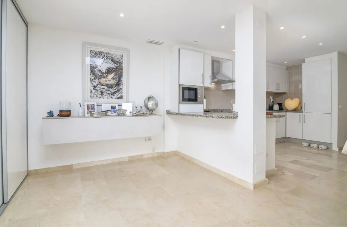 c2ae963e-dd50-4489-b7a3-48012bd523a4