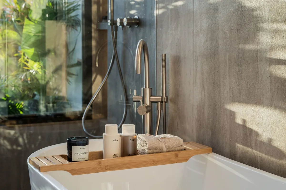 77309d64-3b0d-4630-8aeb-c35b23e1422e