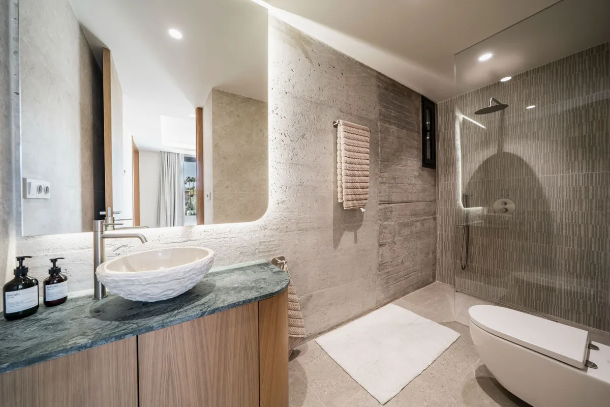 b7d67590-9bb3-4052-b495-a8603a431a02